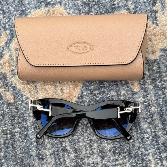 Tod's Black Sunglasses with Silver Accents - Picture 3 of 4
